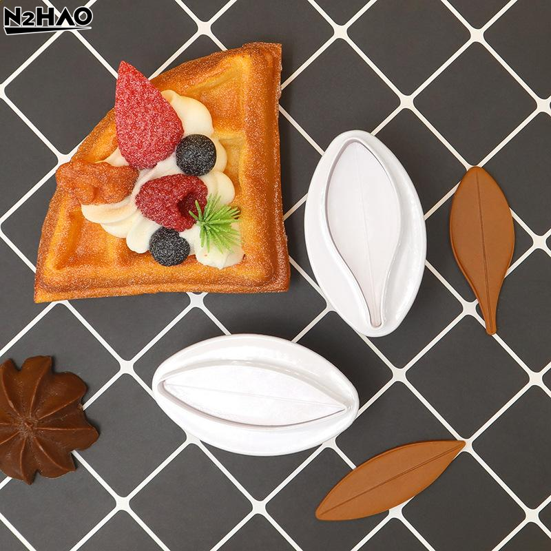 Baking Kitchen At Home - 2Pcs Lily Flower Biscuit Mold Durable