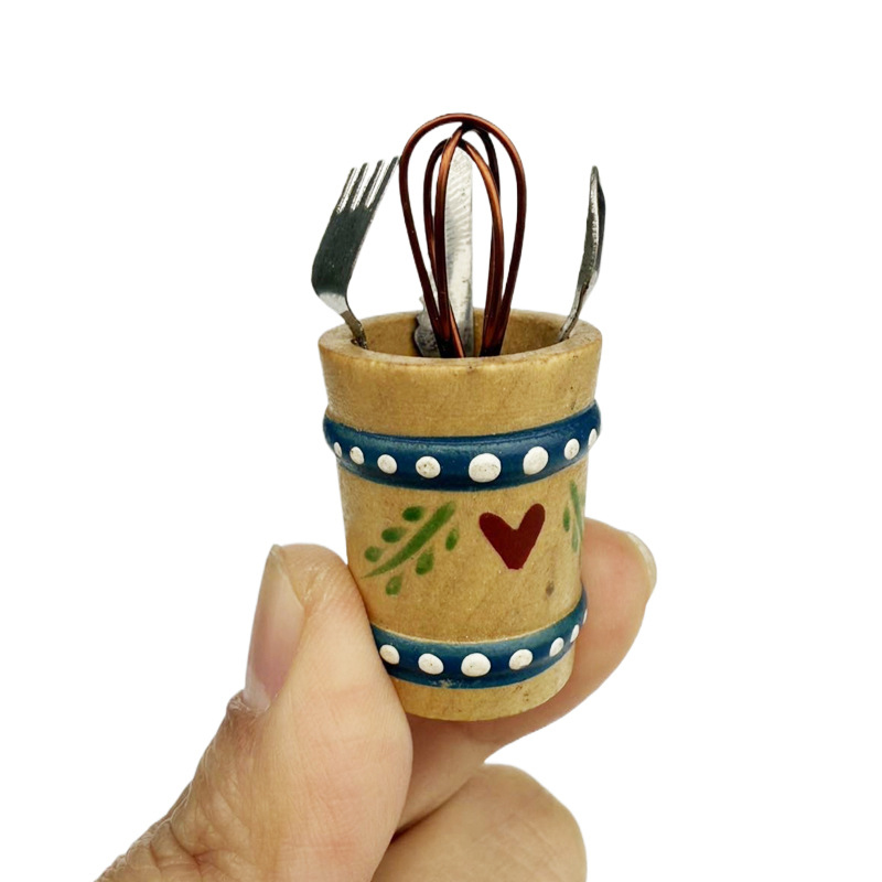 Kitchen Queen - New 1:12 Dollhouse Miniature Kitchen Utensils